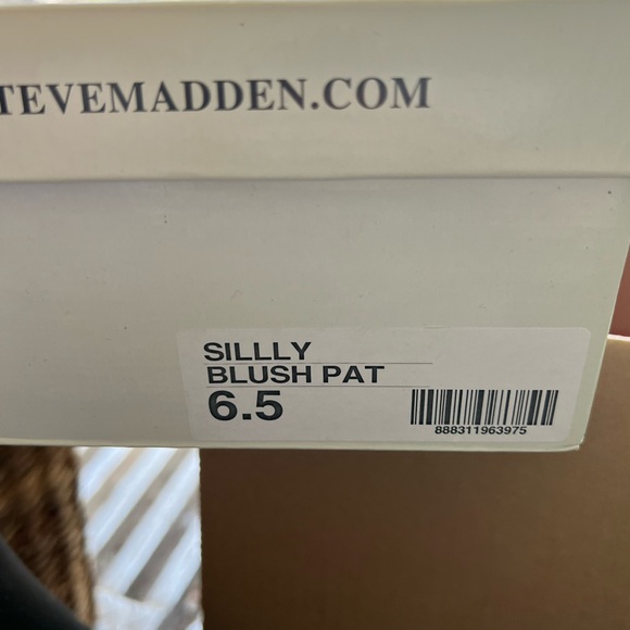 STEVE MADDEN ladies strappy low heel shoes in a blush color! Size 6.5 - Picture 3 of 4